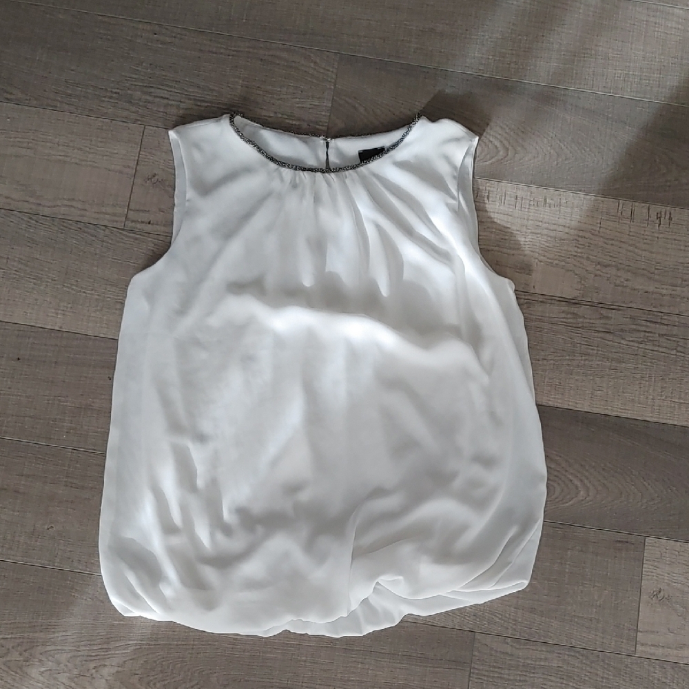 Elegant White Sleeveless Top